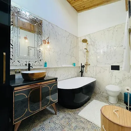 Paco Marmoris Field Sintra